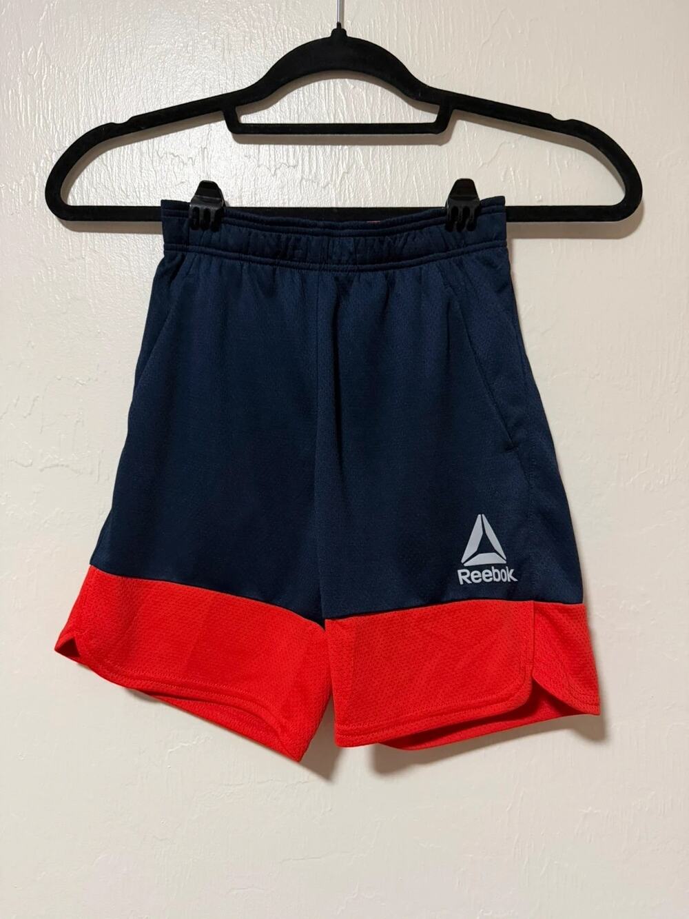 Reebok Shorts Small (6/7)